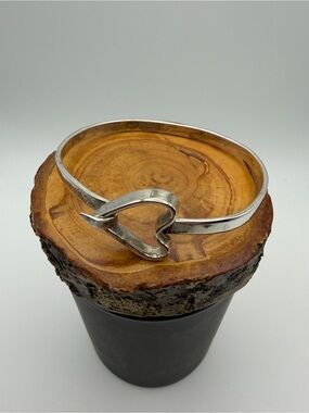 Sterling Silver Heart Hook Bangle Bracelet - Mexico- 16.9g